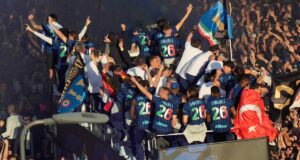 Cartelloni contro il Milan: festa Inter, sanzione in attesa e l’ironia che non pretende il silenzio