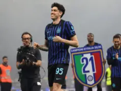 Bastoni resta, ma la difesa resta un rebus: ironia sull’Inter tra mercato, Mondiale e pronostici