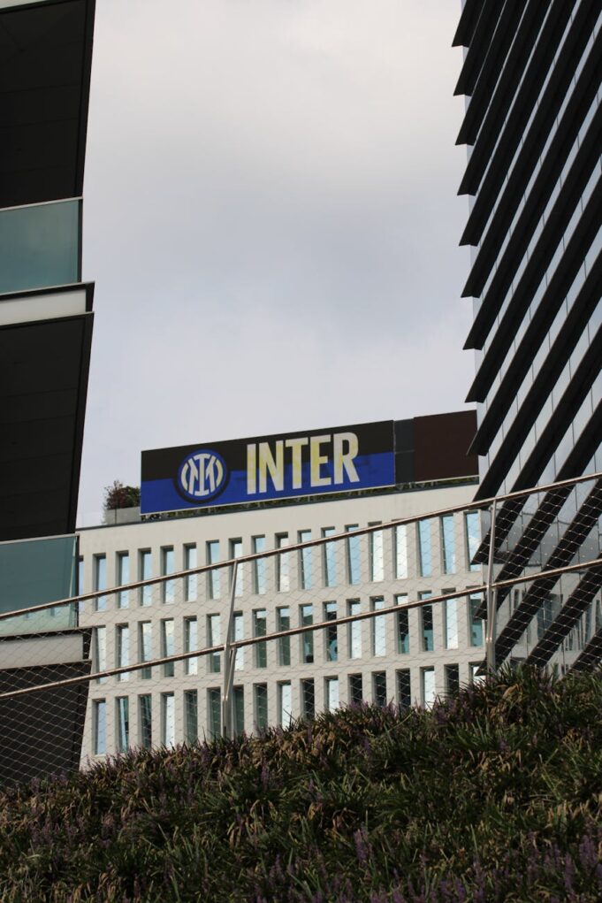 notte-di-fuoco-e-rinascita.jpg Thuram torna e Inter ribalta il Como: una notte di fuoco e rinascita