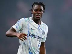Inter tra Bisseck e la difesa: il mercato accelera, l’ironia resta in campo
