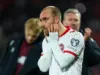 Il ritorno dell’incubo in campo: Eriksen, l’eco europarlamentare della paura e la lingua cauta del calcio moderno